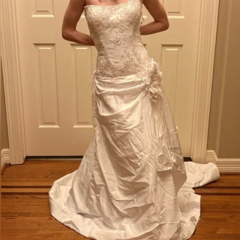 Vintage Strapless Wedding Gown – Early 2000s Corset Bridal Dress with Train